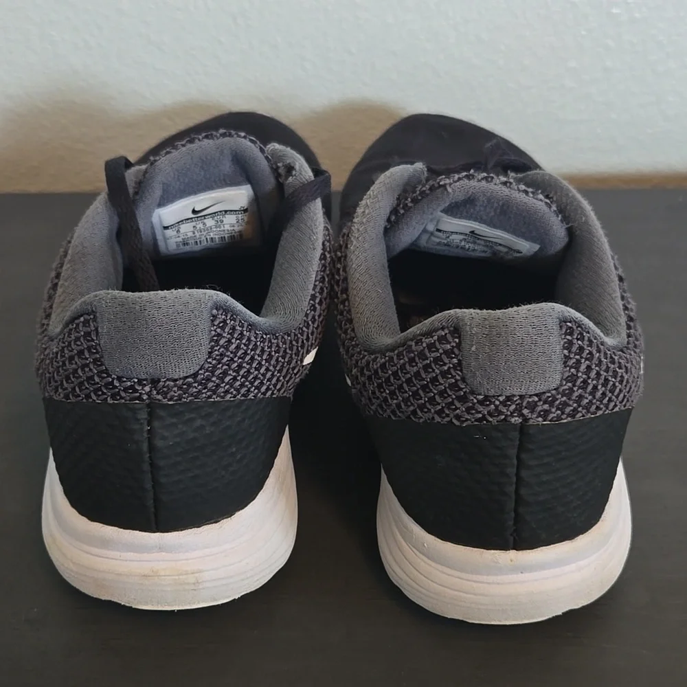 Nike Revolution Black Running Shoes Size 8